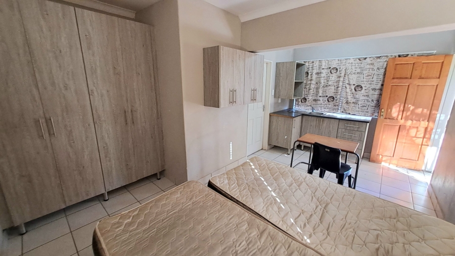 7 Bedroom Property for Sale in Willows Free State